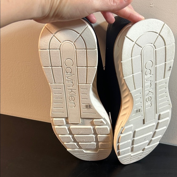 Calvin‎ Klein Men's Black Oxfords with Tan Sole - Picture 4 of 8